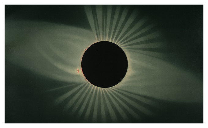 камера повреждения солнечного затмения