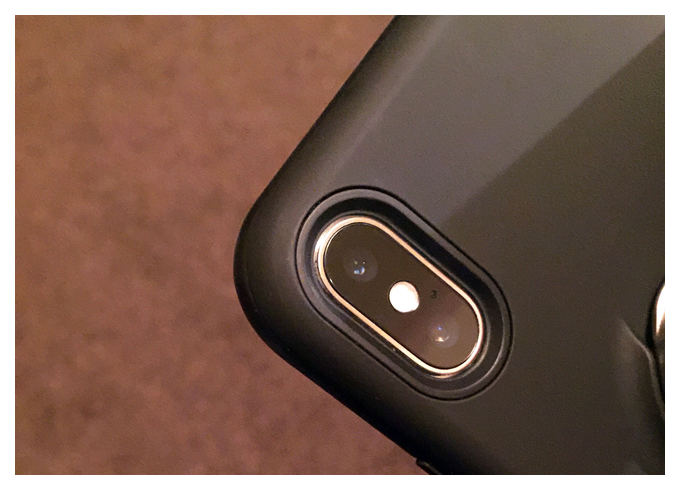 в каком iphone есть двойная камера