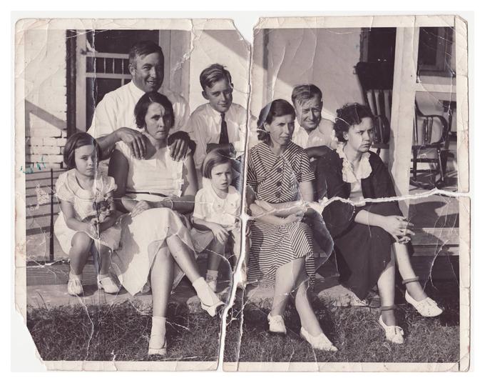 как восстановить старую фотографию