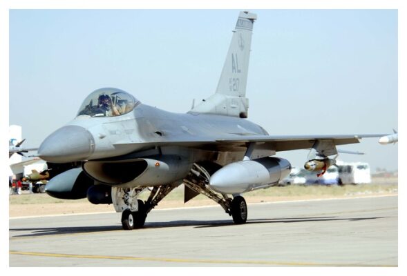 камера f 16